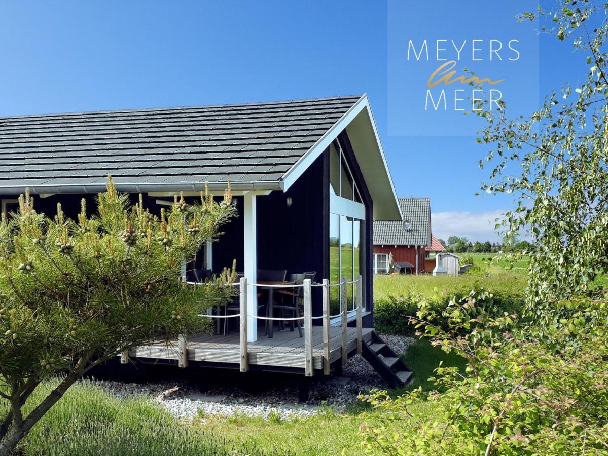 Schwarzes Holzferienhaus Mit Sauna -- Feldrain -- An Der Ostsee, Zierow Bei Wismar, 4-6 Personen Eksteriør bilde